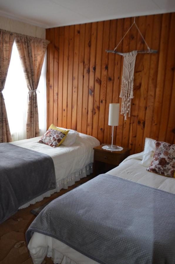 Hostal Los Pinos Puerto Natales Zewnętrze zdjęcie