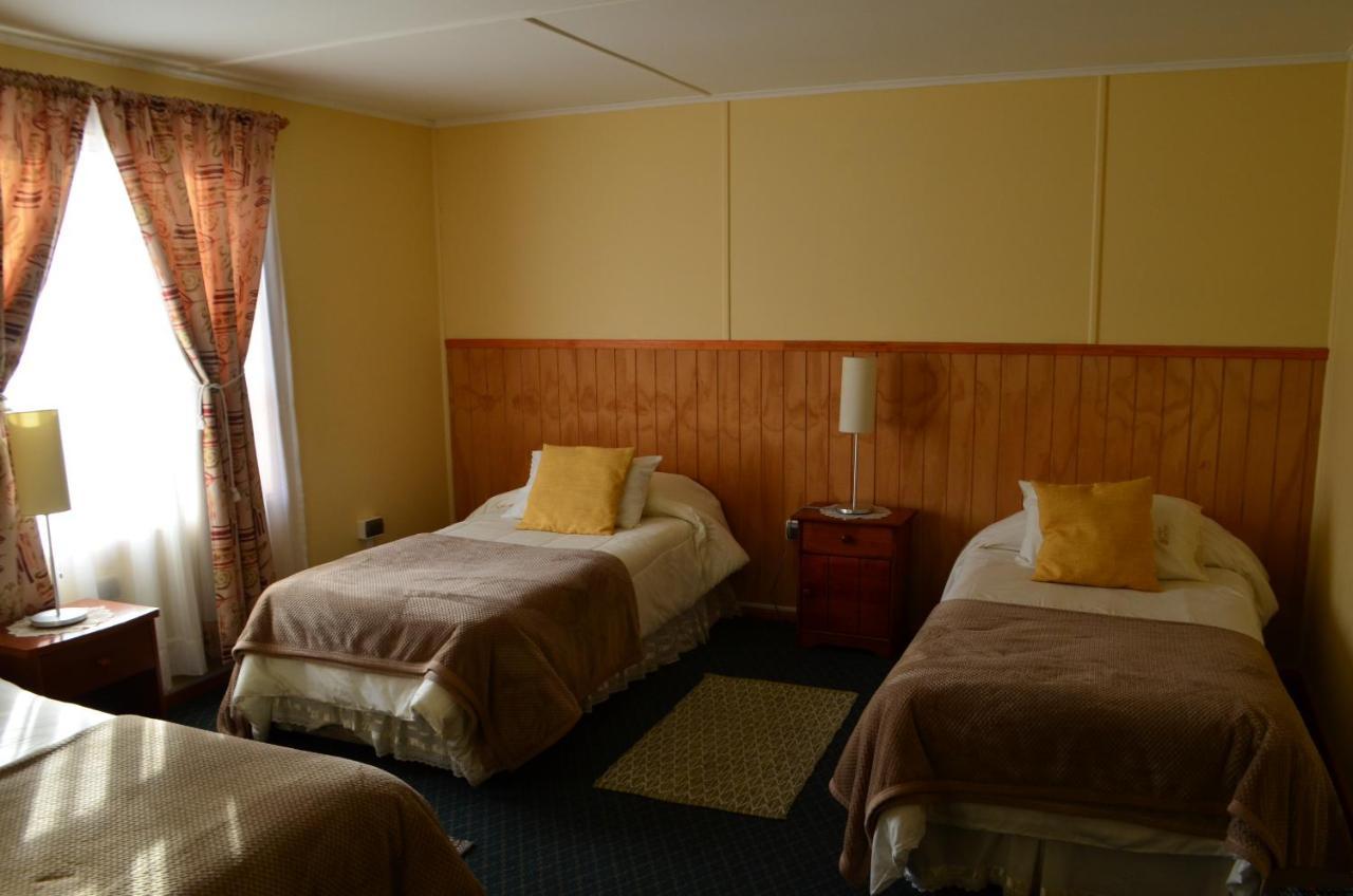 Hostal Los Pinos Puerto Natales Zewnętrze zdjęcie