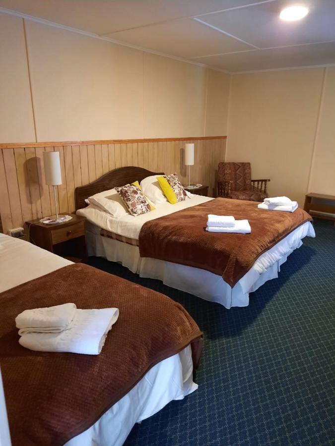 Hostal Los Pinos Puerto Natales Zewnętrze zdjęcie