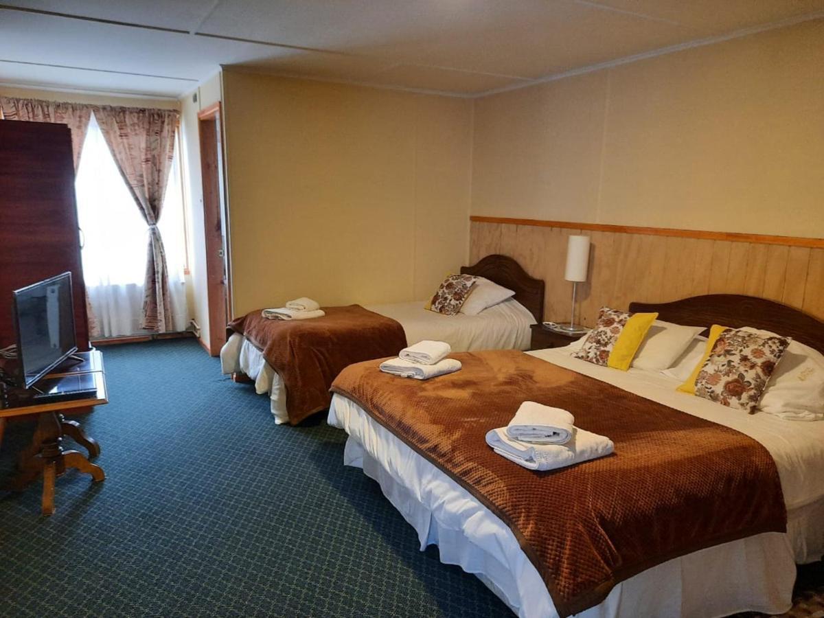 Hostal Los Pinos Puerto Natales Zewnętrze zdjęcie