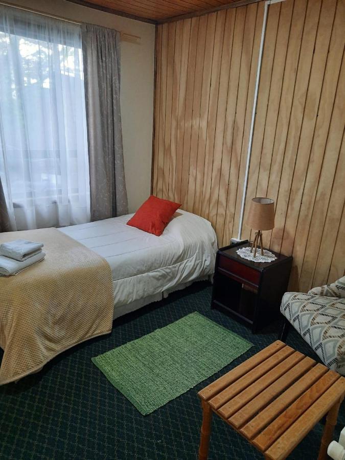 Hostal Los Pinos Puerto Natales Zewnętrze zdjęcie