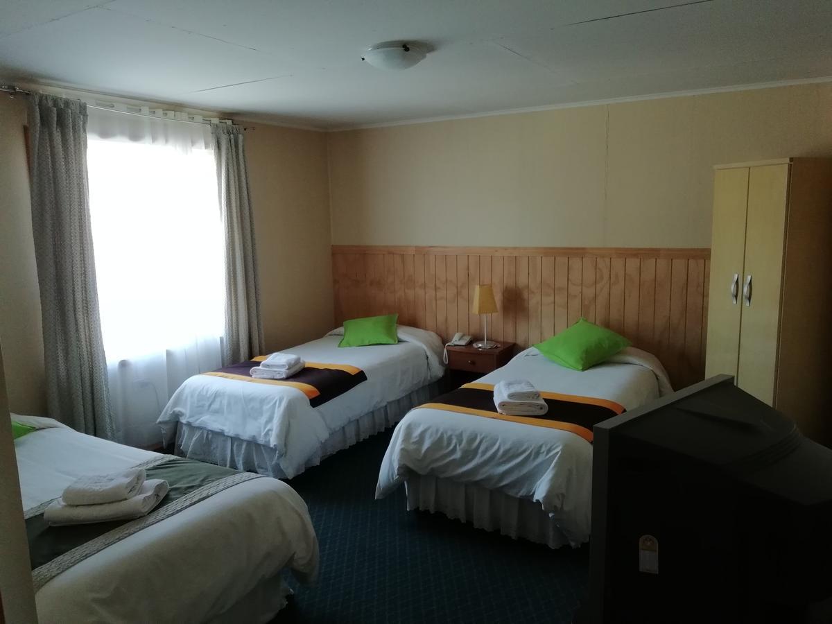 Hostal Los Pinos Puerto Natales Zewnętrze zdjęcie