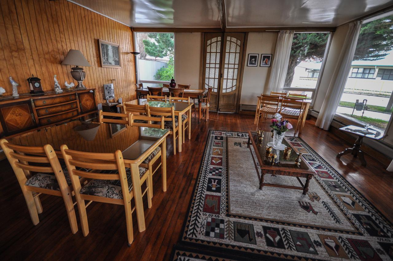 Hostal Los Pinos Puerto Natales Zewnętrze zdjęcie