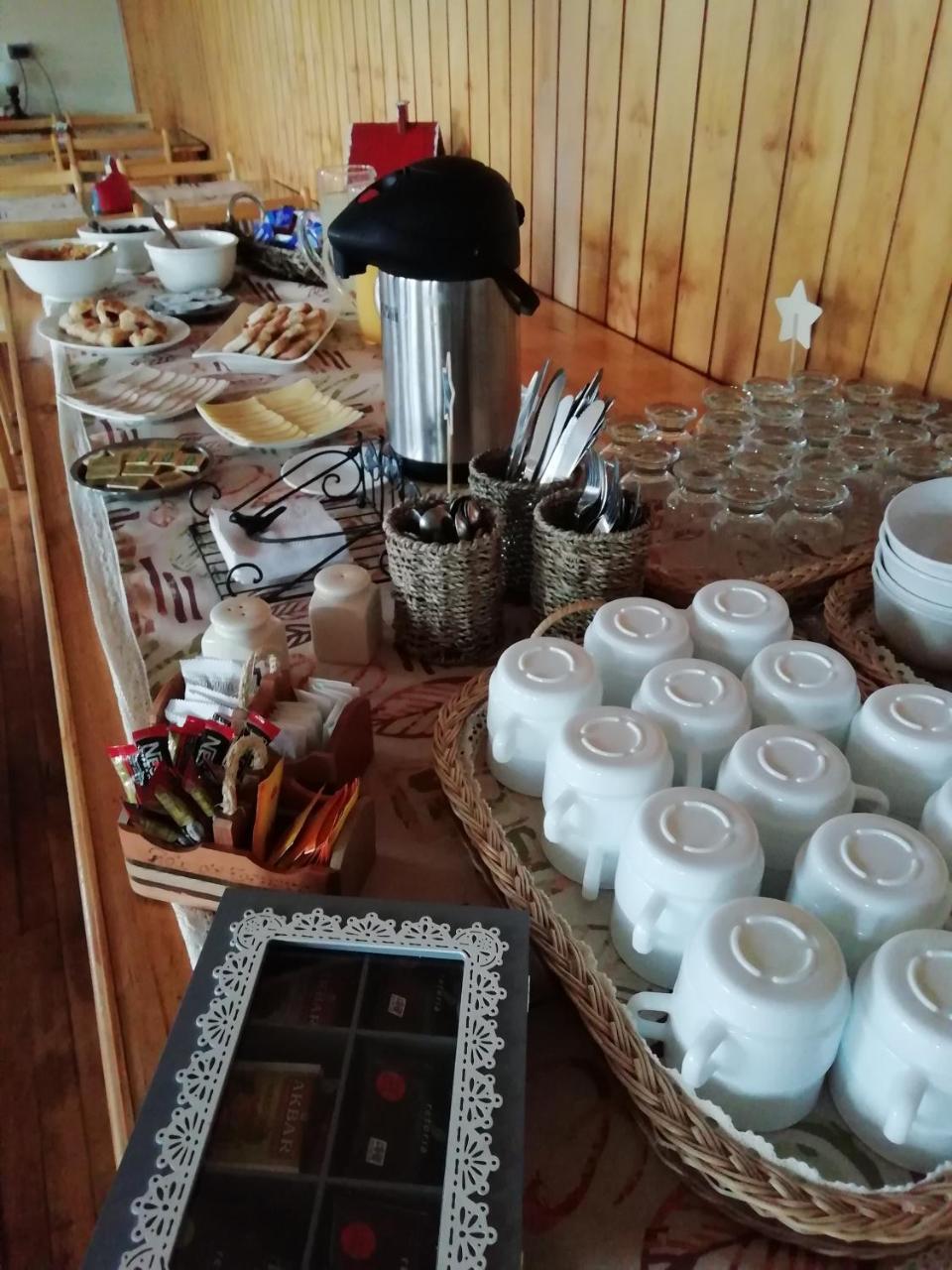 Hostal Los Pinos Puerto Natales Zewnętrze zdjęcie