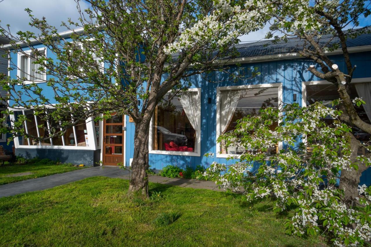 Hostal Los Pinos Puerto Natales Zewnętrze zdjęcie